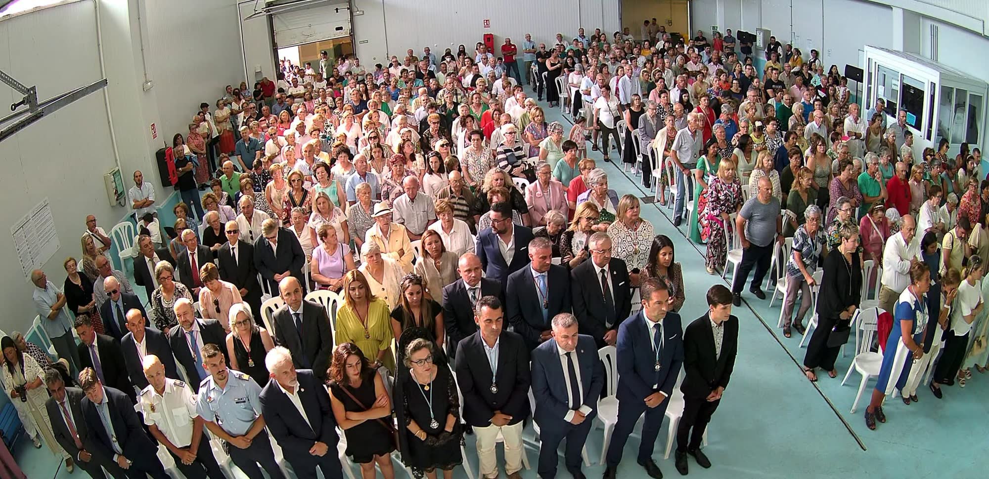 Acto multitudinario na lonxa de Ribeira, con autoridades e público do sector
